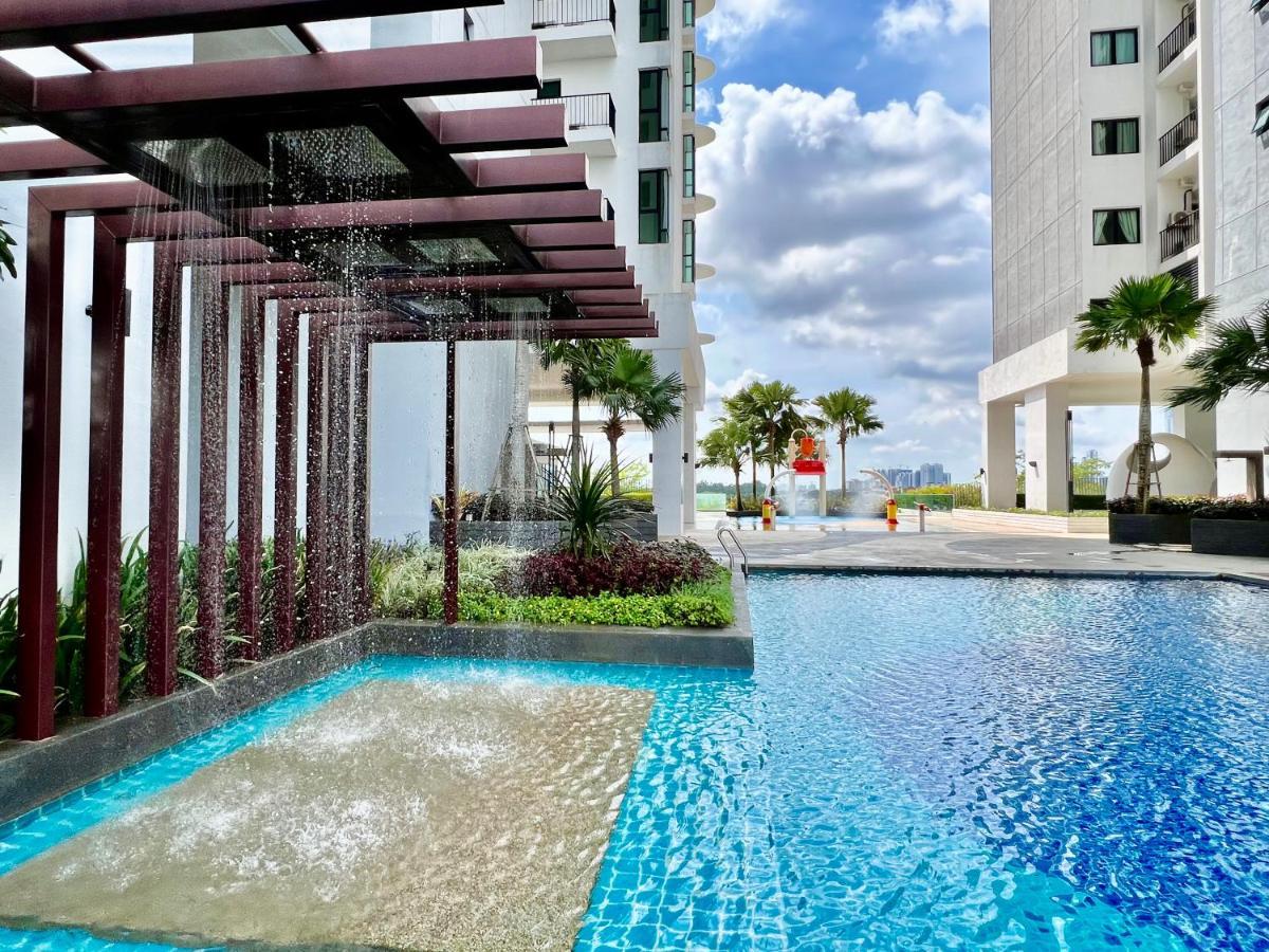 Royale Cottage Midvalley Netflix Pools 4 Pax Johor Bahru Eksteriør bilde